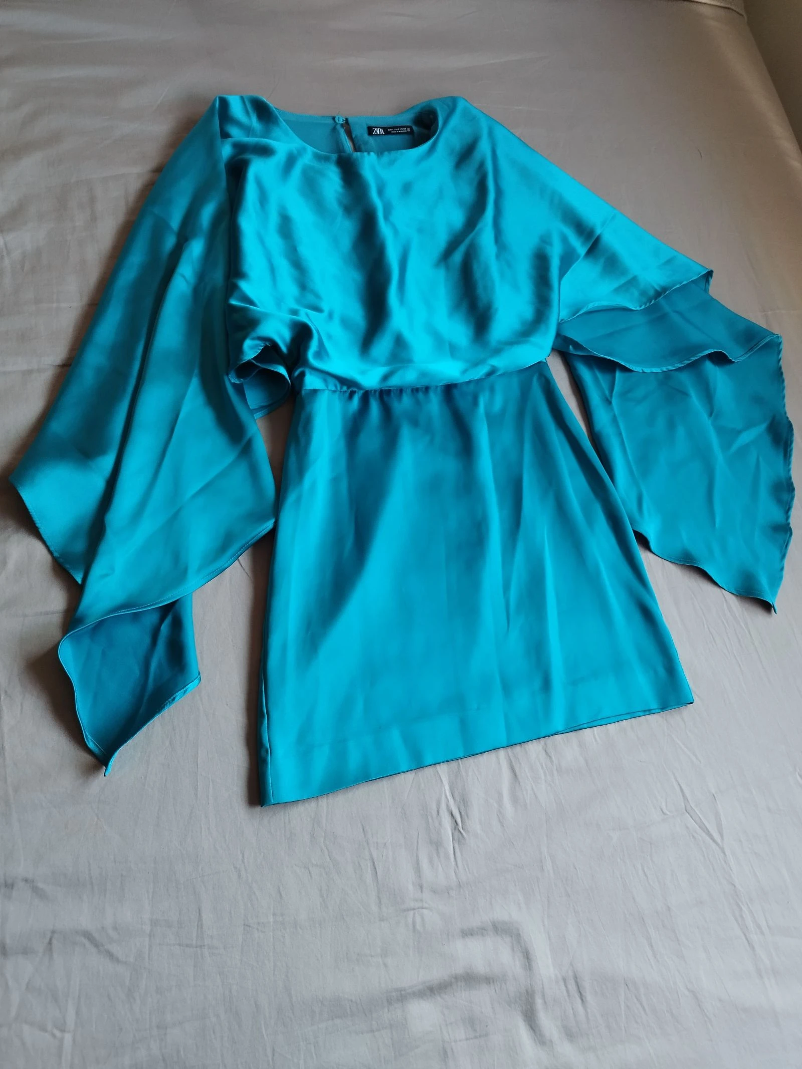 Vestido capa satinado Zara S